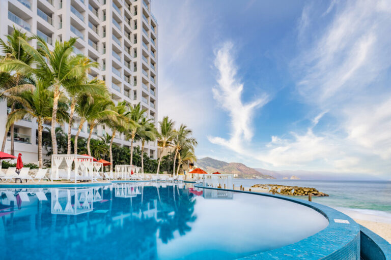 Puerto Vallarta está de fiesta, ¡celebra su 107 aniversario siendo el destino de moda!